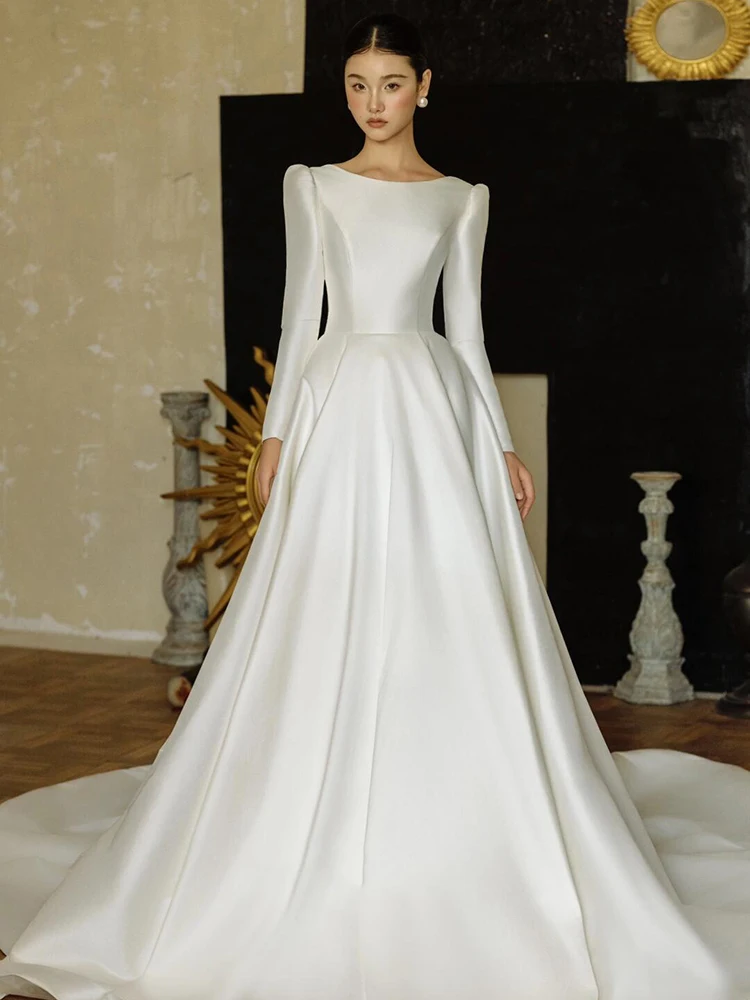 

Ele Long Sve Wedding Dr Hepburn Sle and Entrance Bride Large Train Door out Dr White Welcoming Ceremony Gown