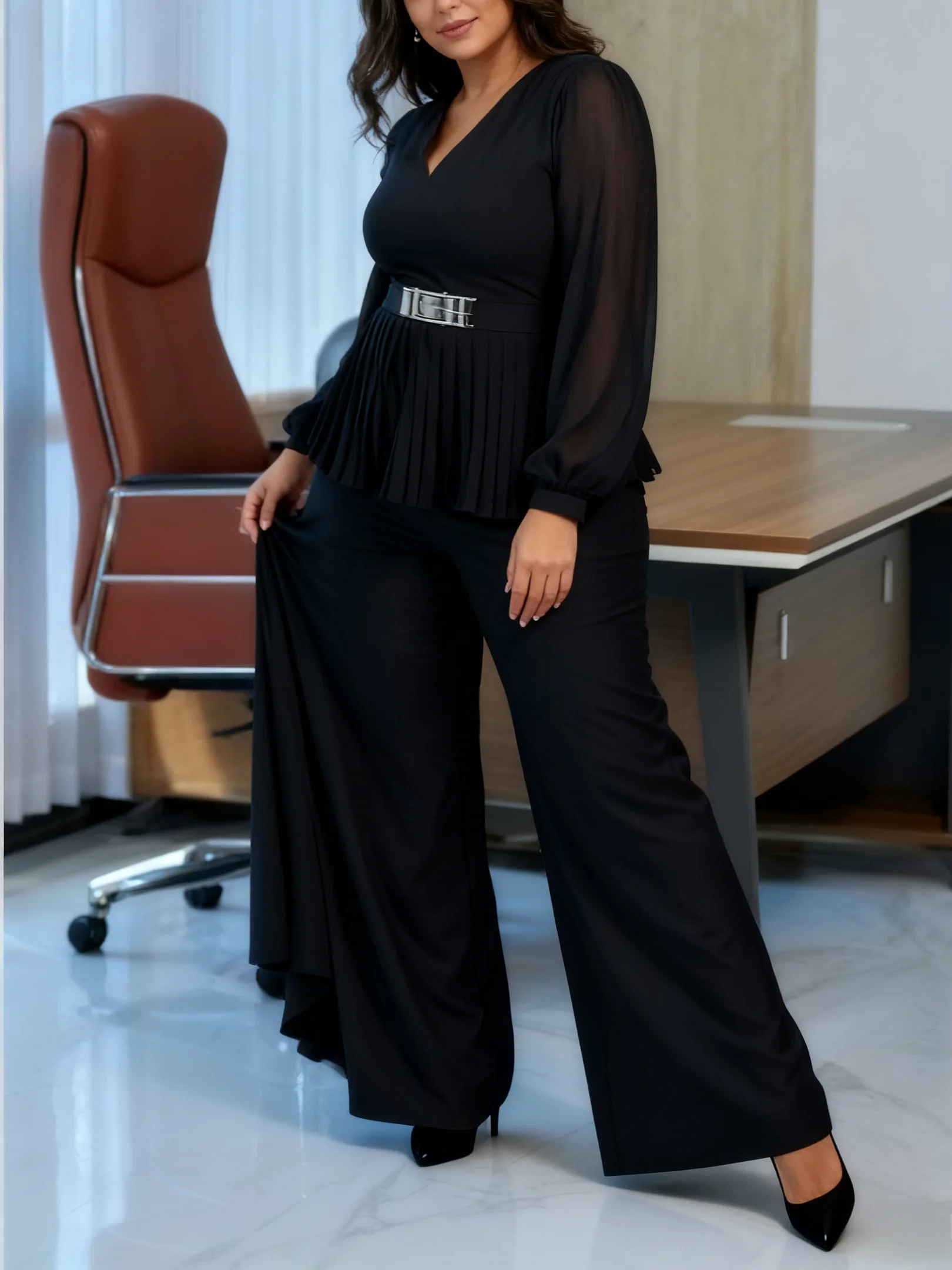 طقم سترة وبنطلون ذكي مكشكش برقبة على شكل حرف V