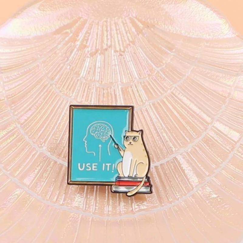 

"USE IT!" Teacher Cat Enamel Pin Brain Brooch Cute Scholar Cat Badge Fashion Lapel Pin for Jacket Gift for Students & Cat Lovers