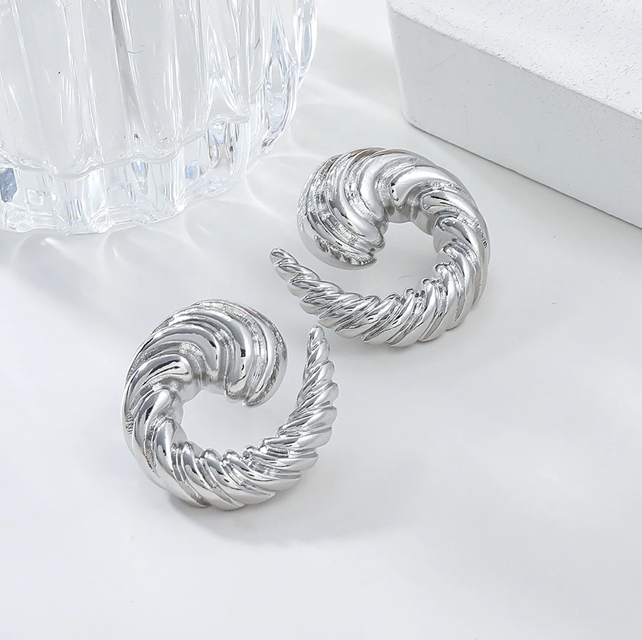 Retro Conch Shaped Stud Earrings for Women Fashion Personalize Design Geometric Irregular Croissant  Texture Earrings