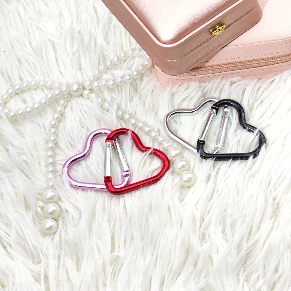 Heart Shaped Aluminum Alloy Carabiner Keychain Clip Outdoor Keyring Travel Kit Accessories Quality Water Bottle Hanging Buckle