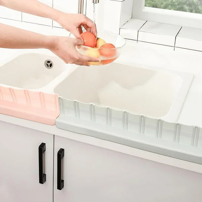 Portable  Sucker Sink Flaps Kitchen Splashproof Baffle Vegetable Prevent Water Splashing Out Kitchen Tools