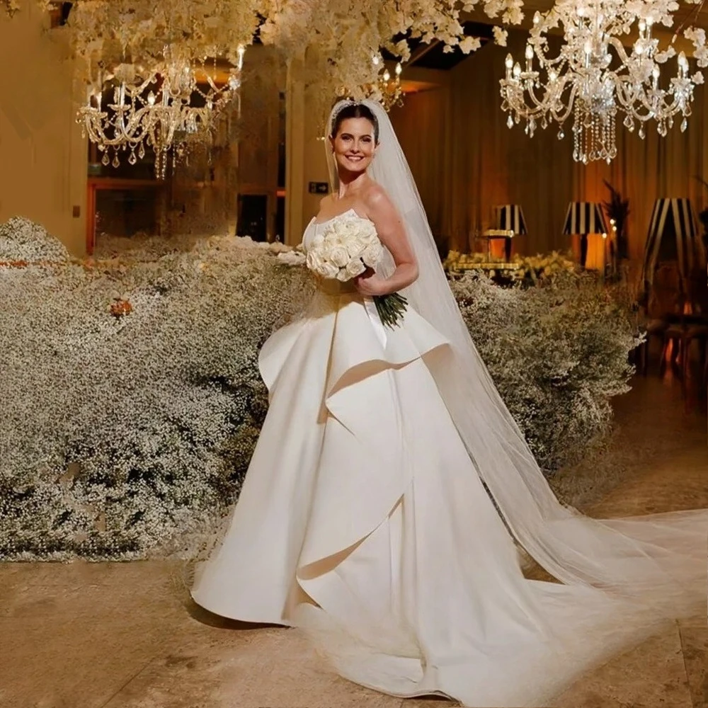 Luxury Sleeveless A Line Wedding Dress Strapless Bridal Dresses Fitted At The Waist Bride Gowns Customized 2026 Robe De Mariée
