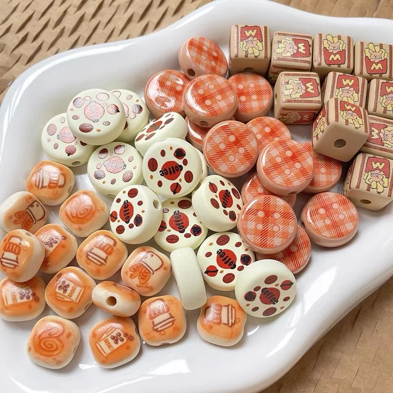 

Оптовая продажа, 50 шт./лот, акриловые бусины с мультяшным узором и геометрической формой, ювелирные изделия «сделай сам», аксессуары для ручки для одежды