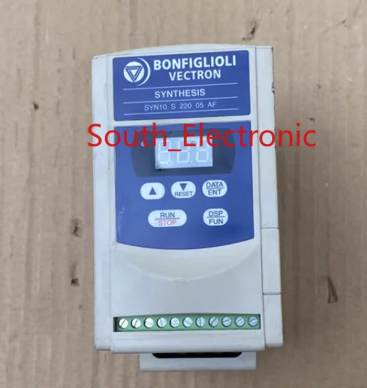 SYN10 S 220 05 AF  inverter  ,  In good working condition, free shipping  a