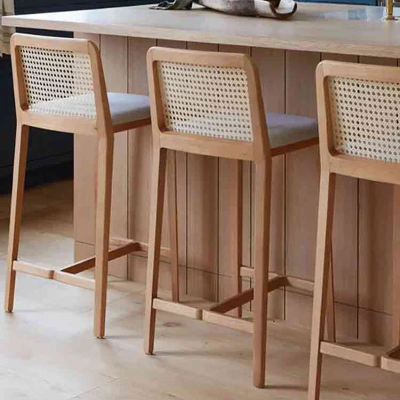 Silla de Bar nórdica de madera maciza, sillas de Bar de lujo ligeras y minimalistas para el hogar, respaldos tejidos de ratán, taburetes altos, muebles