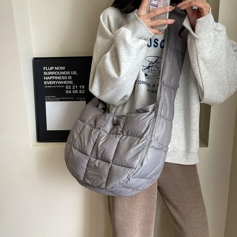 LEFTSIDE Soft Big Padded Shoulder Bag for Women 2023 Korean Fashion Trends Tote Bag Winter Simple Crossbody Bag Handbags