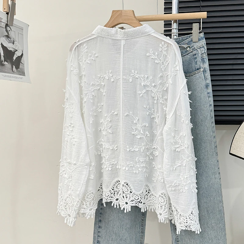 Embroidery Stereo Jacquard Gentle Blouses Single-breasted Lace Patchwork Age Reducing Blusas 2024 Spring Autumn New Chic Shirts