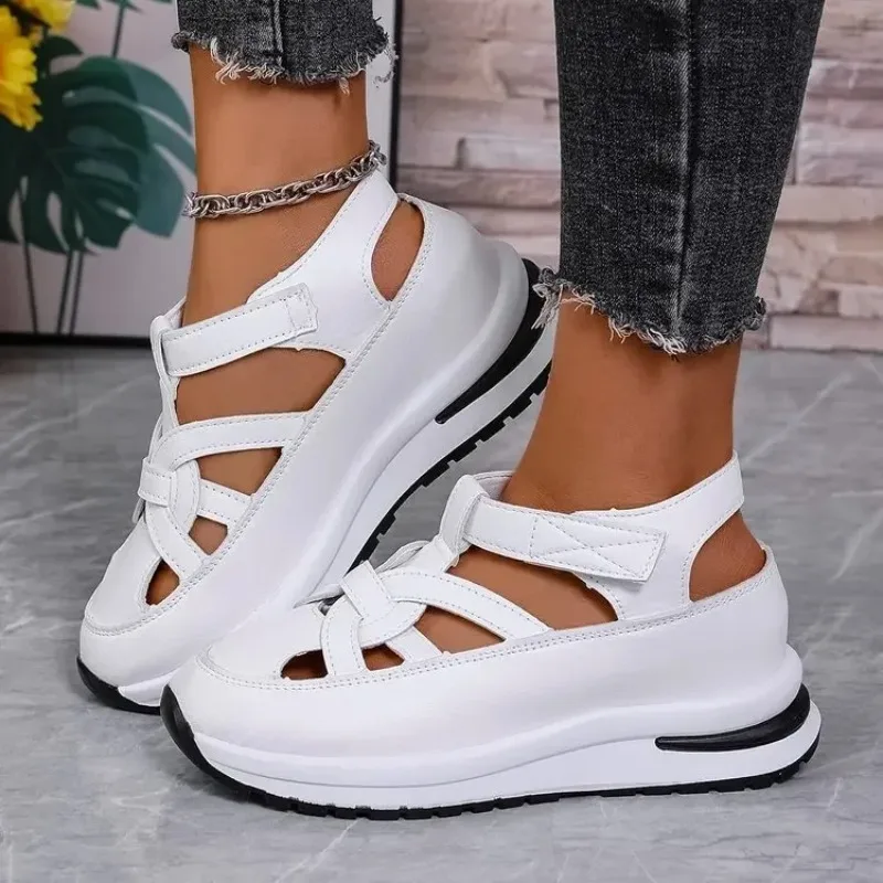Sandalias planas casuales con diseño hueco para mujer, estilo nuevo de verano, plataforma delgada, suela gruesa, zapatos que aumentan la altura, suela de goma, sandalias para damas.