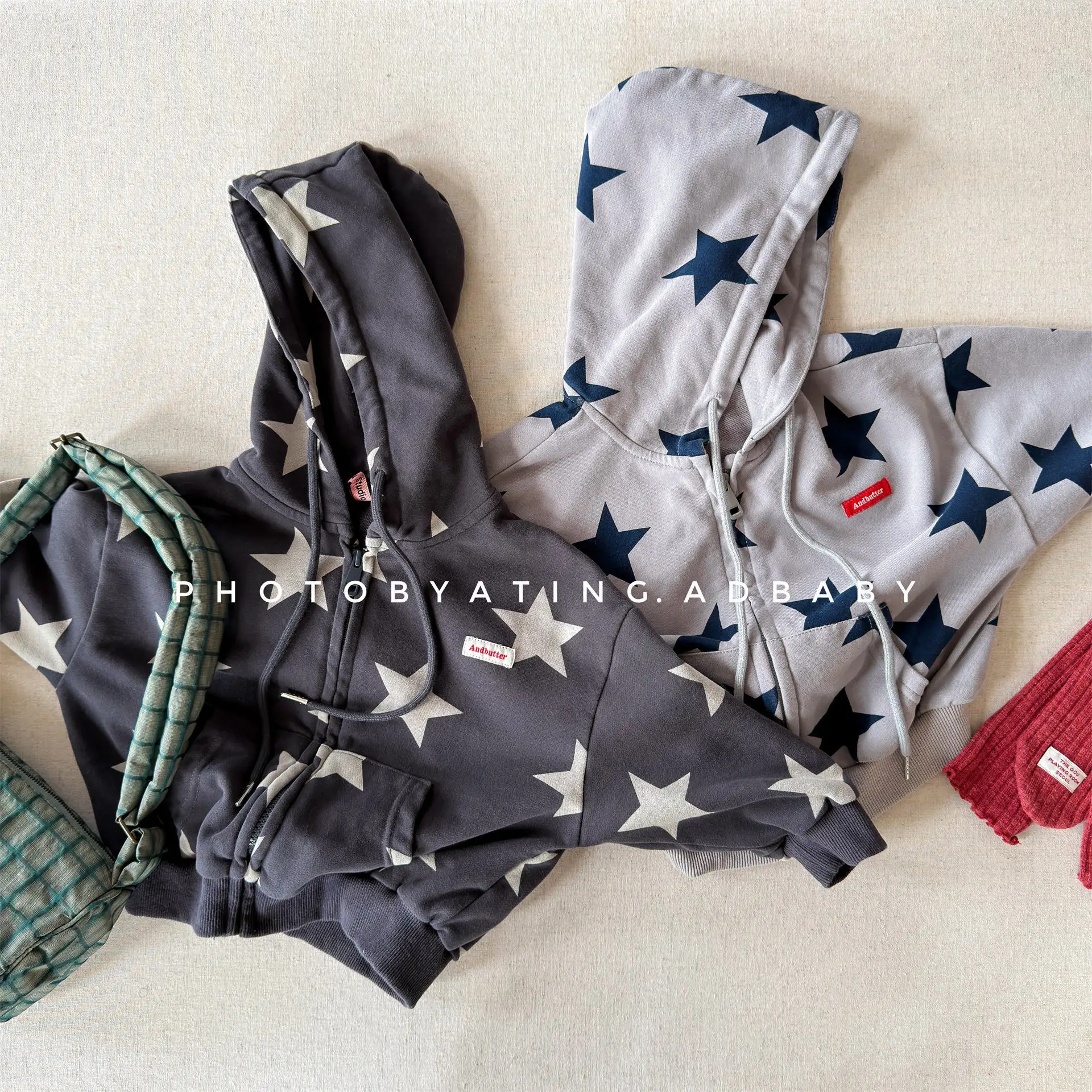 

Новая весенняя повседневная куртка 2026 года для детей: свободная куртка с капюшоном для мальчиков и девочек, винтажная куртка для малышей, хлопковый кардиган, топы на молнии для малышей