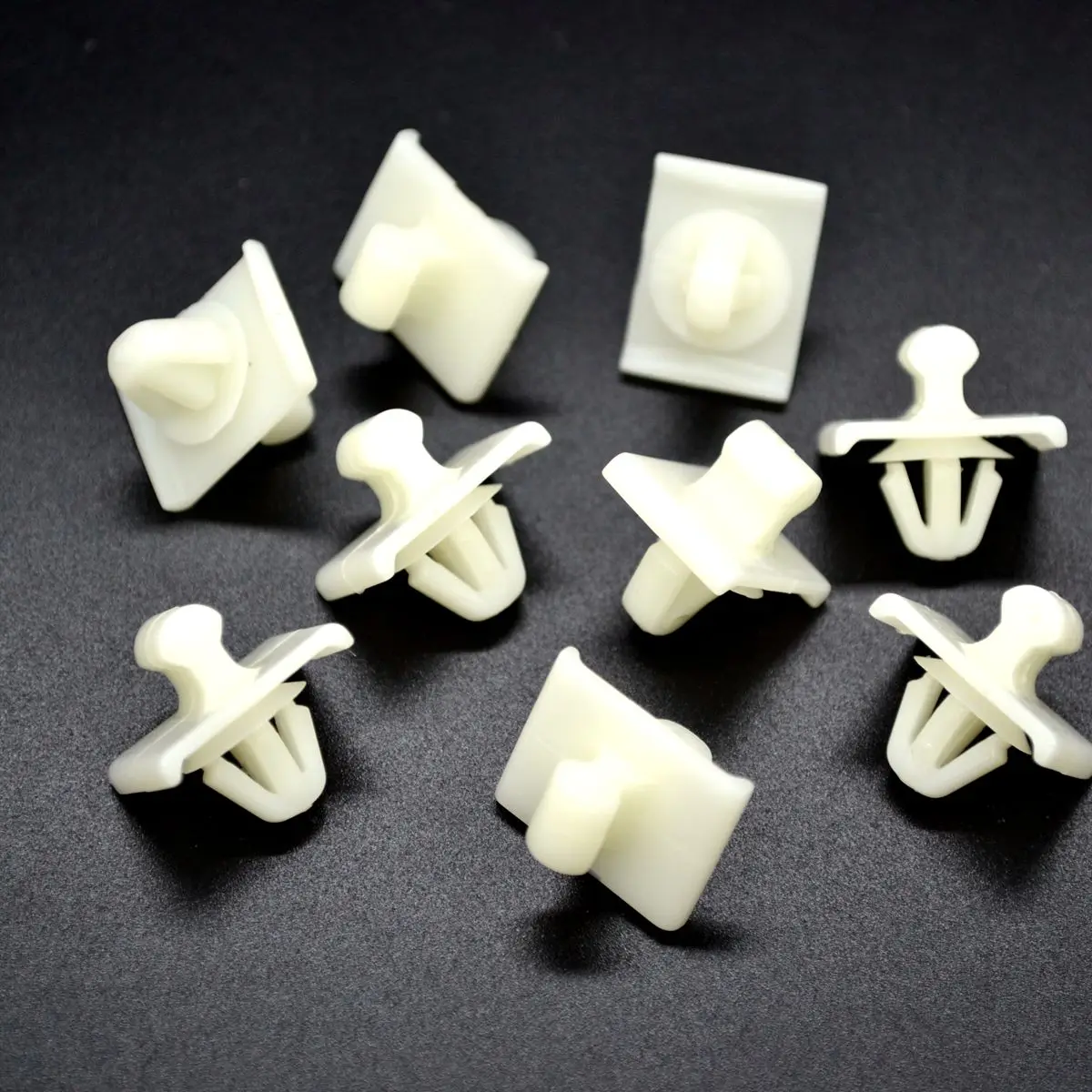 

10pcs Front Fender Moulding Clips Nylon Retainer for Mercedes Benz 8.3mm Hole 001 988 44 81