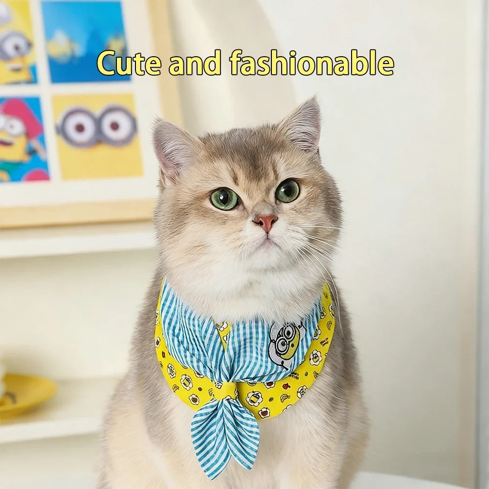 Conjunto para mascotas con temática de Minions, cuello ajustable, bonito babero y bandana para perros pequeños y gatos, diseño de personajes divertidos para uso diario