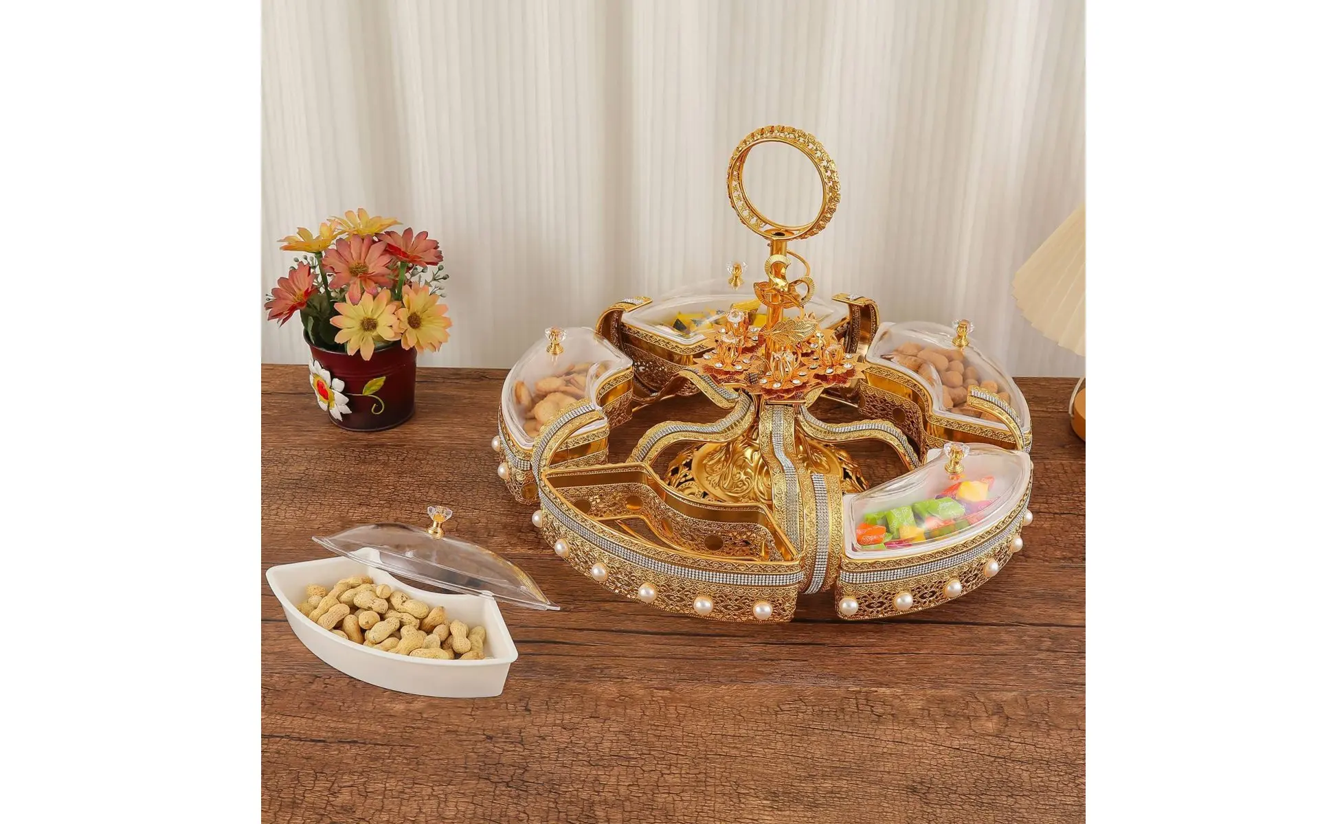Covered Fruit Tray Lightweight Divided Snack Tray Lidded Snack Platter Dust Protection Decorative Candy Dish Moisture-Resistant