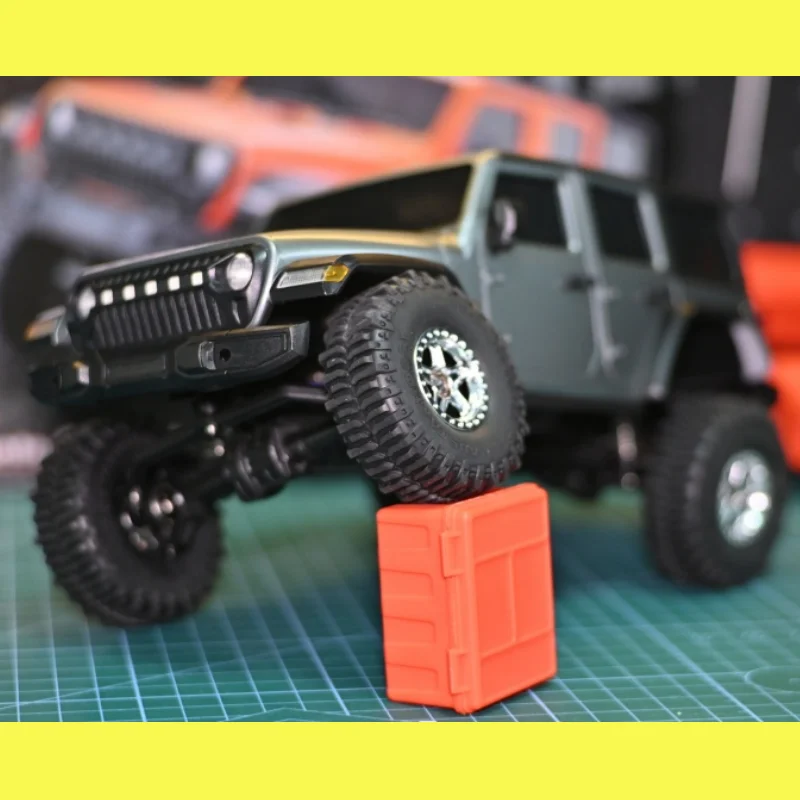 1: 18 Wrangler Simulation Climbing Vehicle Ax-8560 External Carbon Brush 370 Four Channels Strong Power Body Stability Rc Car