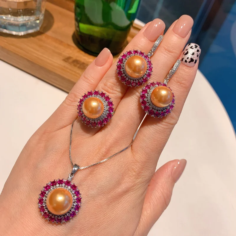 

Australian Mother-of-Pearl Earrings for Women Vintage Court Style Hong Kong Style Elegant Earrings with Micro-Inlaid Red Gemston