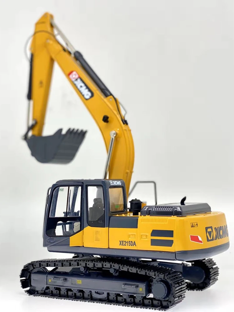 1:35 Scale Diecast XCMG XE215DA Excavator Model Yellow Cab Open