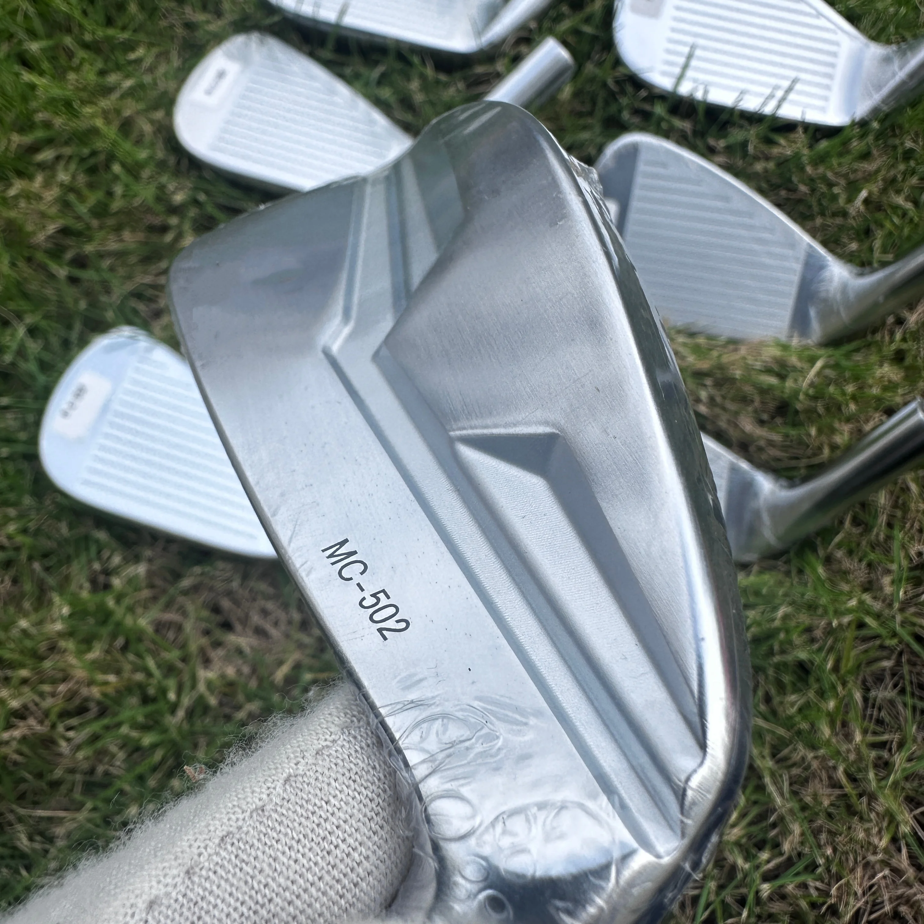 Golf Club Golf Irons setMC-502  Steel/Graphite Shaft Please provide the picture and contact me.