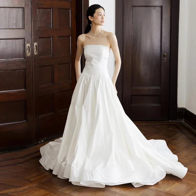 

French Vintage Strapless Light Wedding Dress Simple Niche High-end Satin Mori Style Small Train Bridal Gown