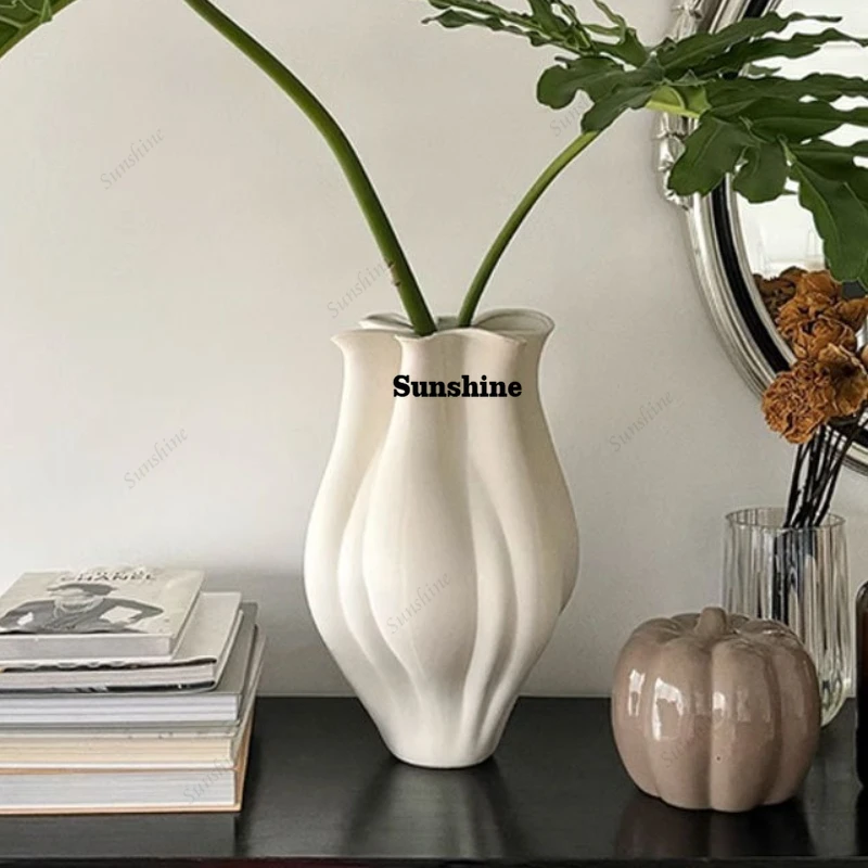Modern Vases Table Decoration Flower Vase Art Elegant Plants Vase Living Room Luxury Flowers Bottle Aesthetic Interior Ornaments