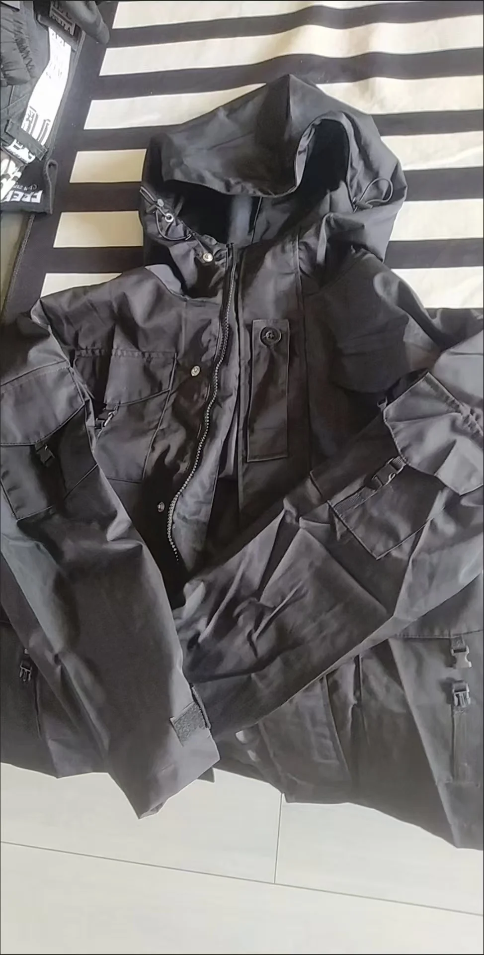Autumn Winter Retro  Multi-pocket Waterproof Jacket American Tooling Windproof Hooded Jackets Male Clothes