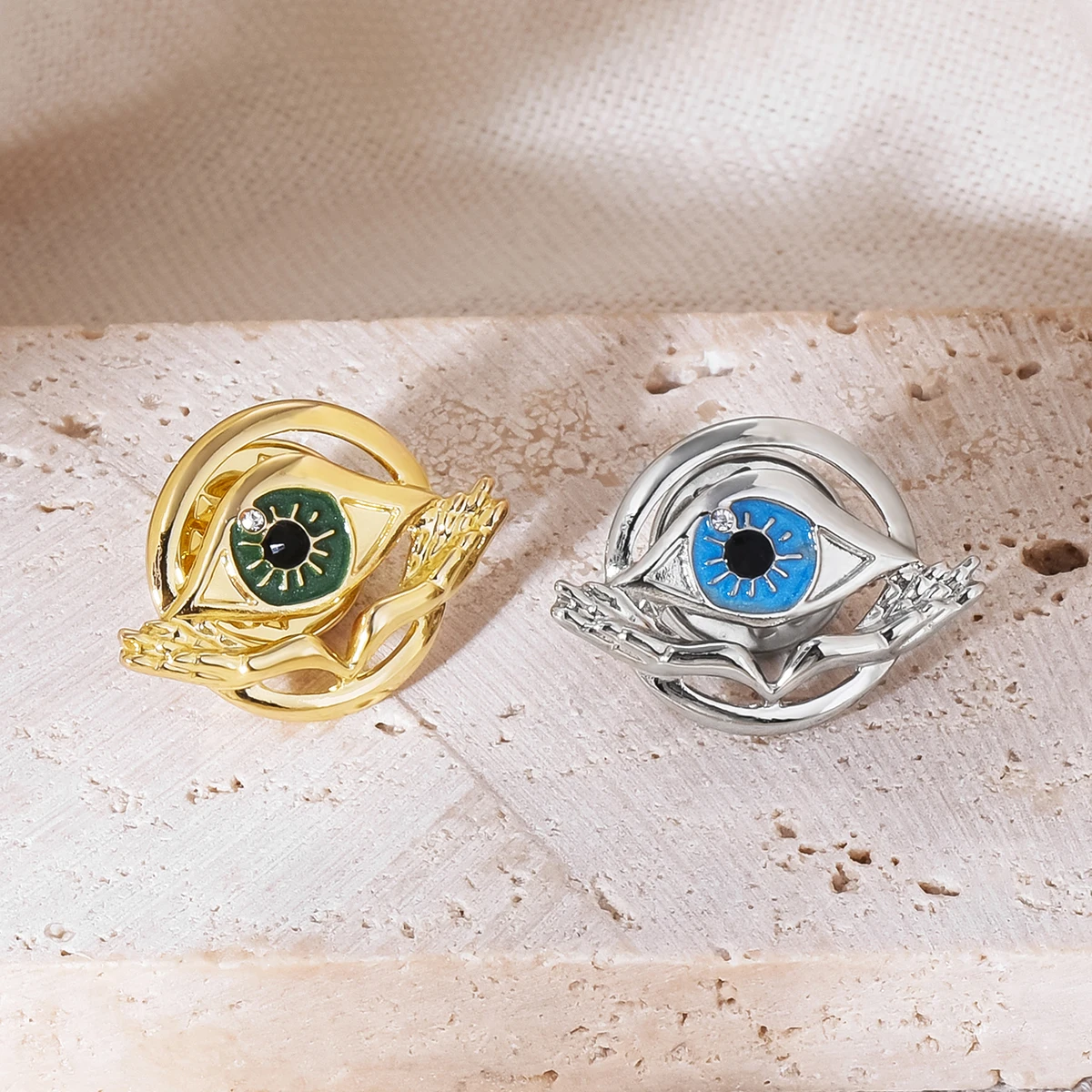 

Catuni Eyes Ophthalmology Medicine Pin Brooch Enamel Crystal Medical Lanyard Lapel Backpack Badge Jewelry Gift for Doctor Nurse