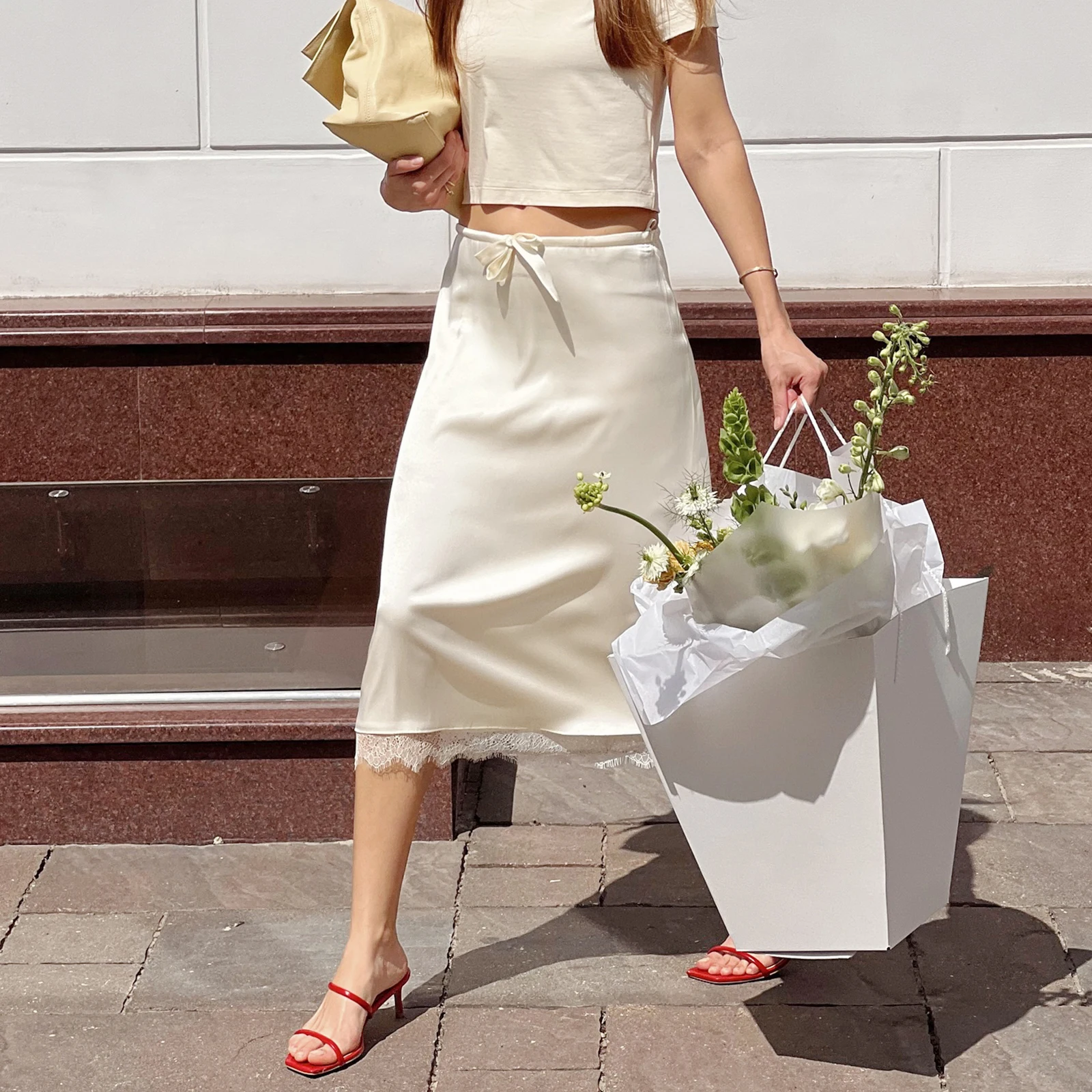 

Women Yellow Half Slip Long Skirts Lace Trim Satin Midi Skirt A Line Flowy Silky Maxi Skirt for Under Dress Streetwear