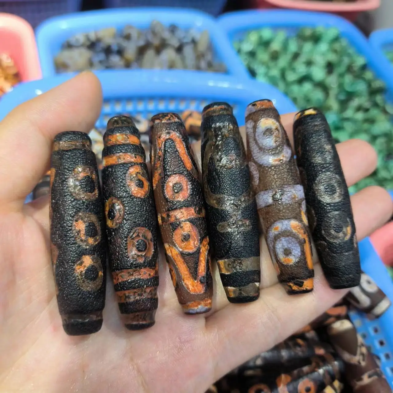 

50pcs/lot Natural Old Agate Dzi brown coffee Fire offering dragon pattern rare breed calcification Various patterns diy bracelet