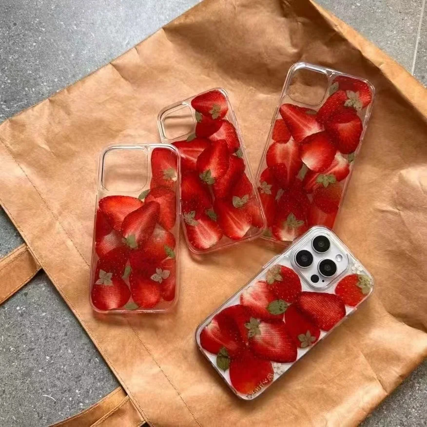 Retro Red Strawberry Transparent Phone Case for IPhone 15 14 13 12 Pro Max Silicone Shockproof Back Cover for IPhone 11 13MINI