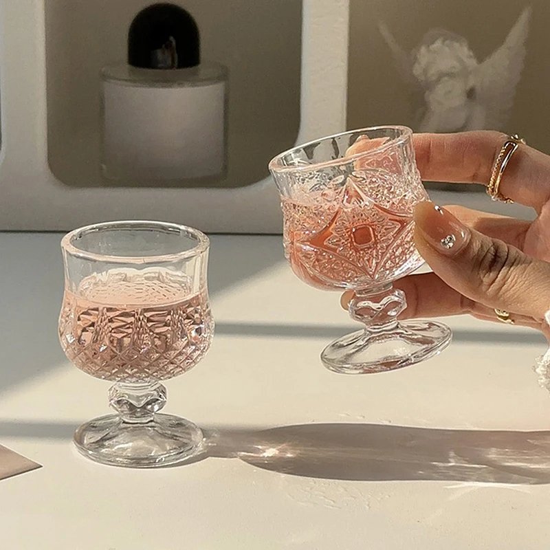 【Copa de cristal pequeña grabada y en relieve de estilo coreano para licor Soju Sake, copa de cristal de tallo corto】