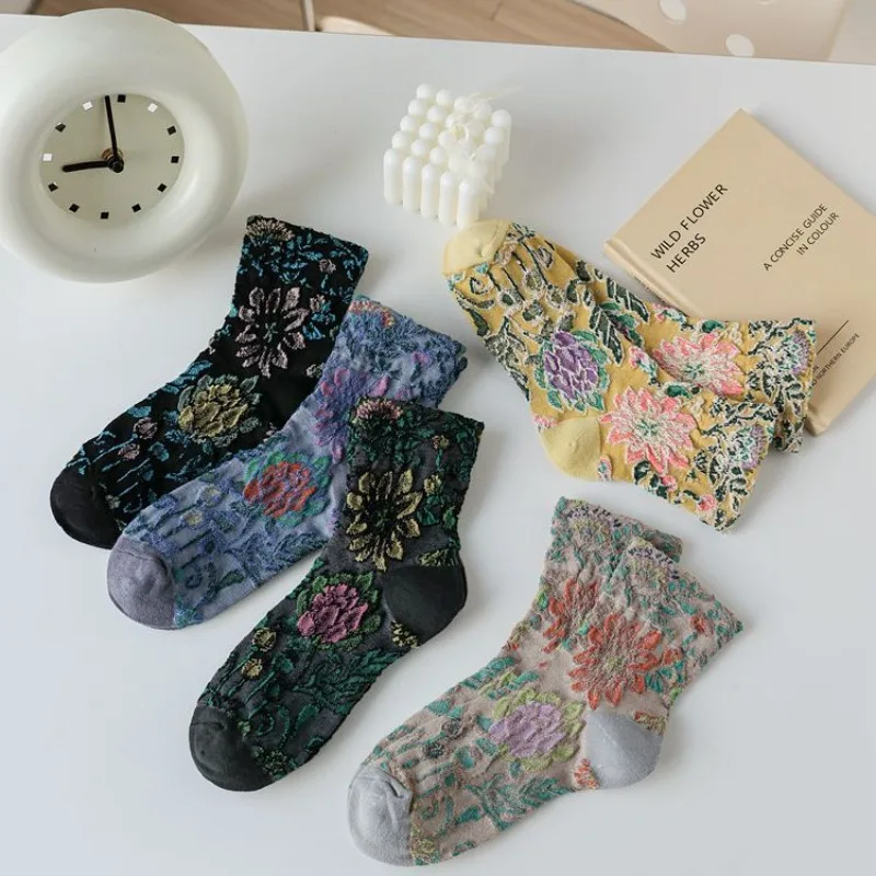 Women Socks 2024 Autumn Winter Fashion Floral Embossment Kawaii Socks Korean Style Harajuku Vintage Streetwear Cotton Long Socks