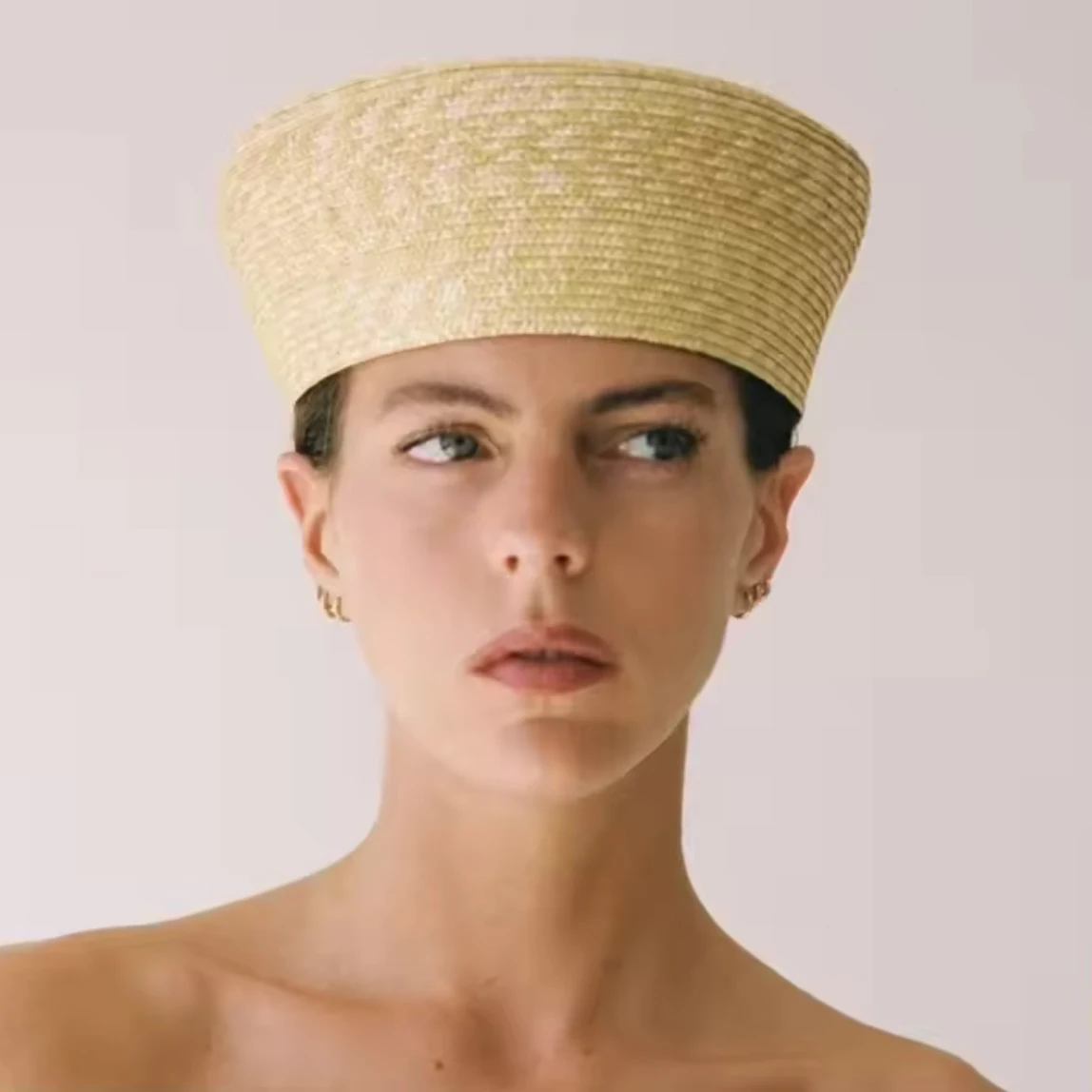 レトロな天然麦わら薬箱型ハット、手作りベレー帽、エレガントで個性的な夏用通気性のある調節可能なフラットトップハット（若者向け）