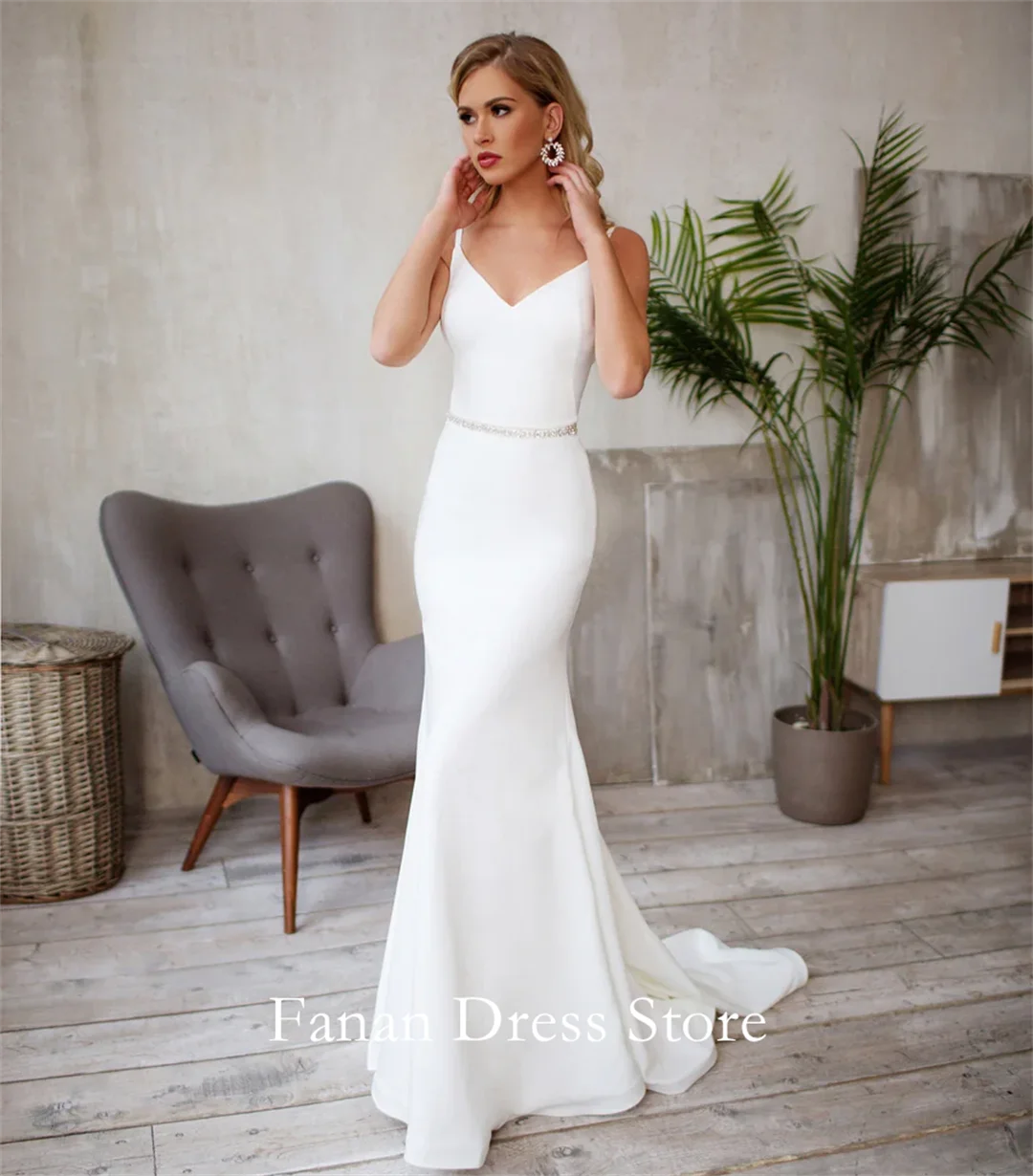 Fanan Tight Crepe 매끄러운 실루엣 미니멀리스트 신부 가운 맞춤형 새틴 셔링 아이보리 신부 파티 가운 Vestidos De Novia