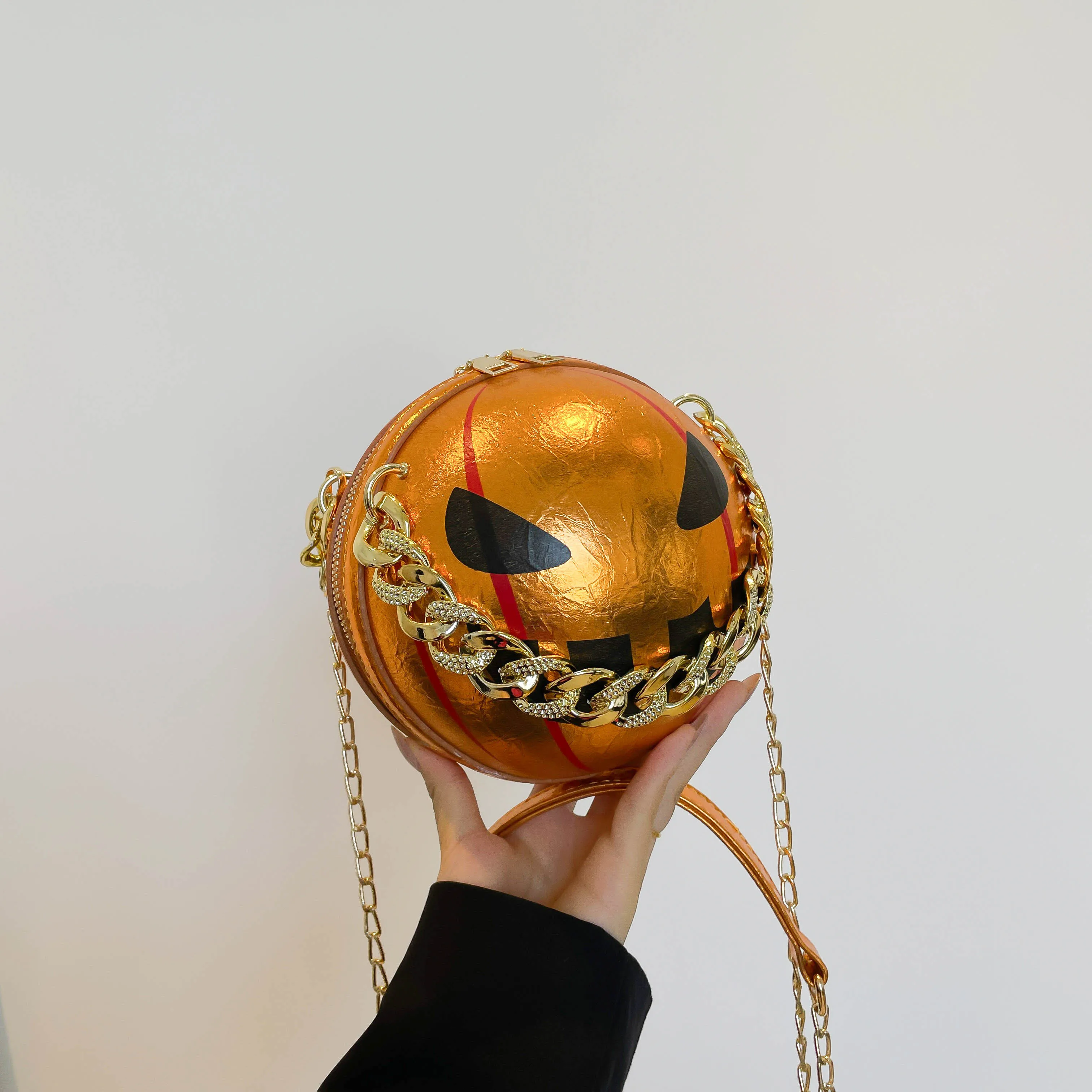 

2024 New Fashionable Trendy Creative Halloween Pumpkin Chain Shoulder Bag