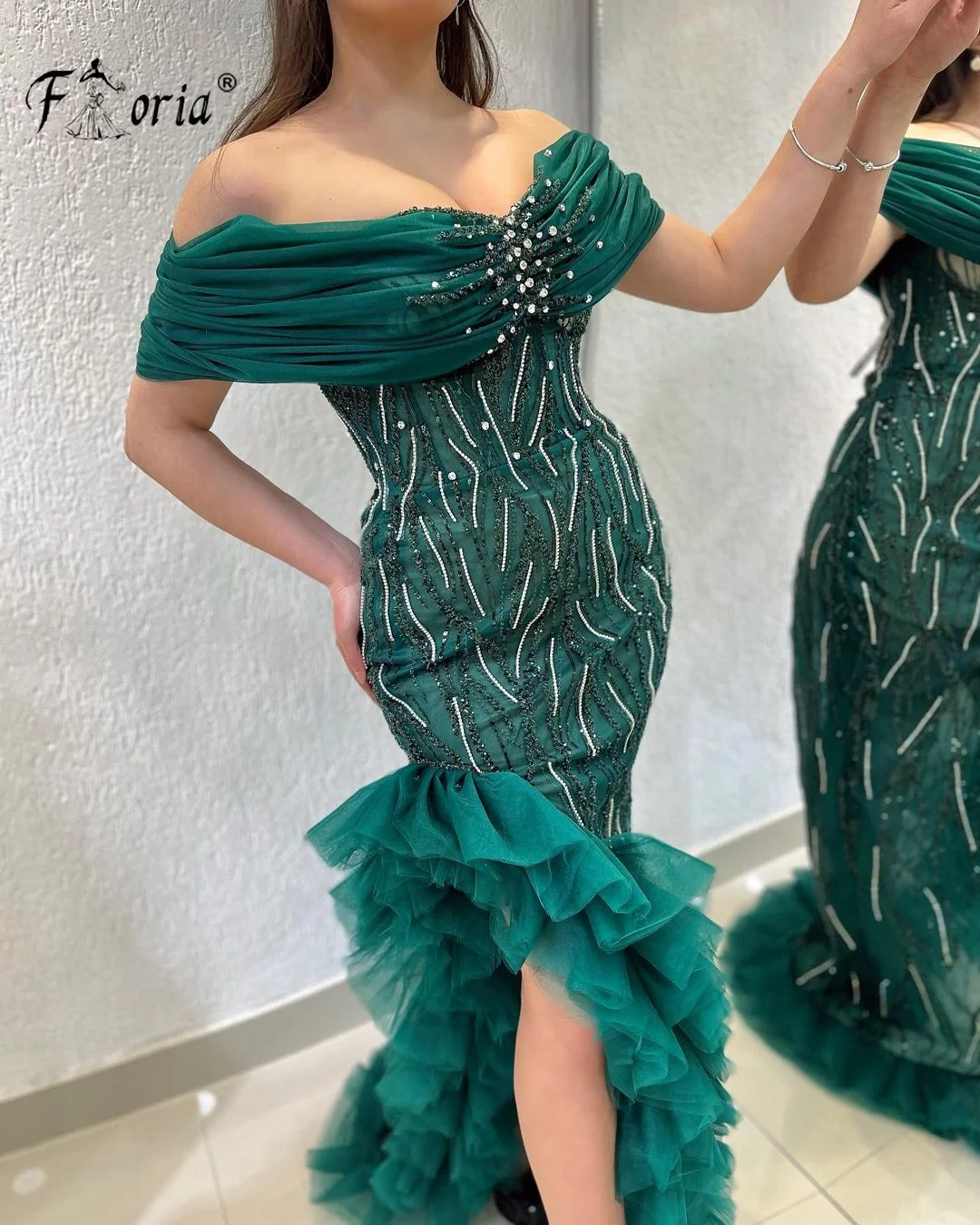 Green Elegant Mermaid Evening Dresses Beaded Chain Crystal Off Shoulder Prom Dress Ruffles Slit Cocktail Party Gown robe soirée