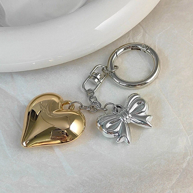 Vintage Love Heart Bowknot Keychain para Meninas, Y2K Bow Keyring, Car Chaveiro, Bag Pendant, Fone de ouvido Case Hanging Decoração