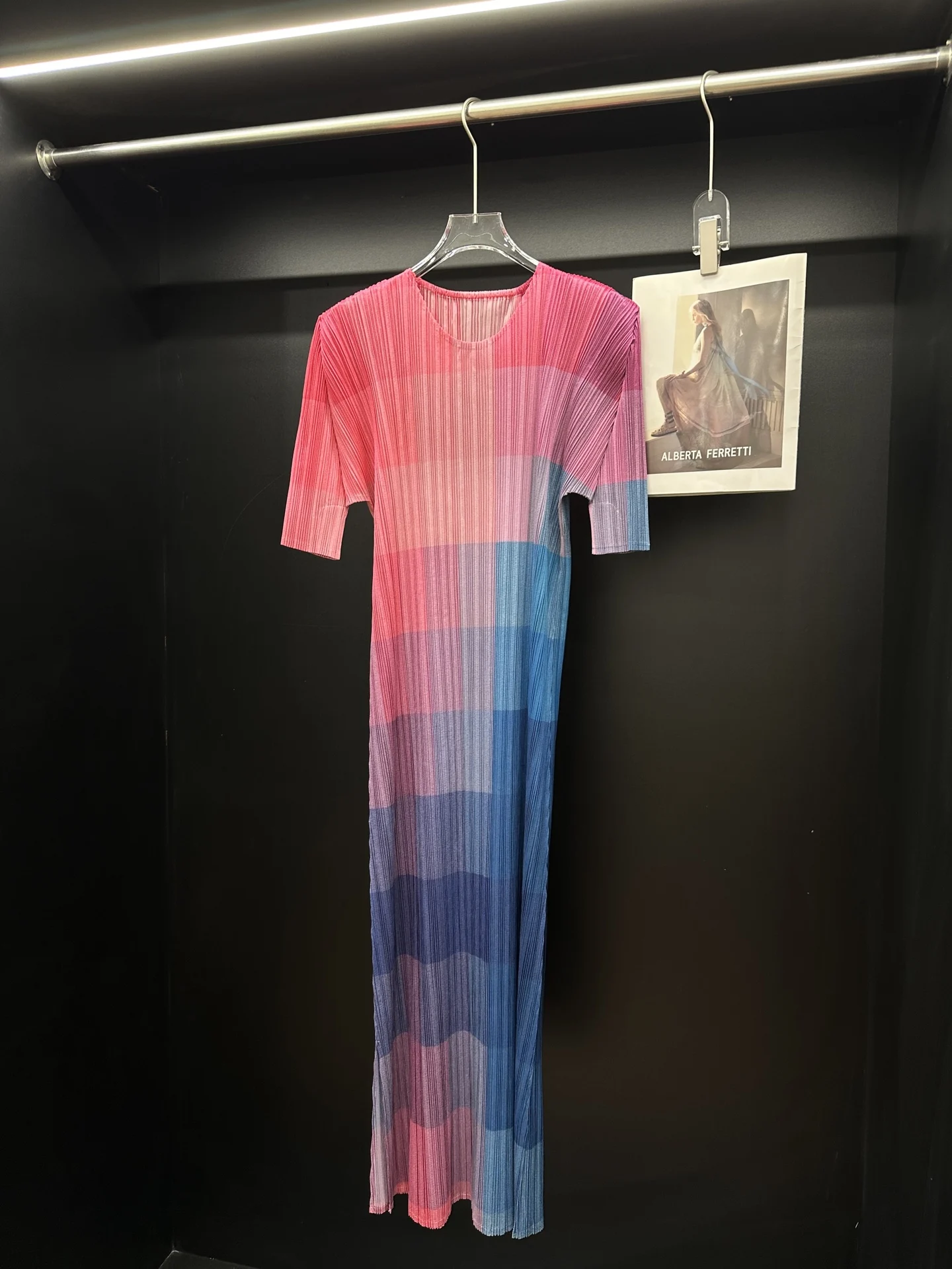 

Miyake Pleated Gradient Dress 2025 Summer New Fashion Rainbow Gradient Age Reducing Skinny Pleated Midi Dresses