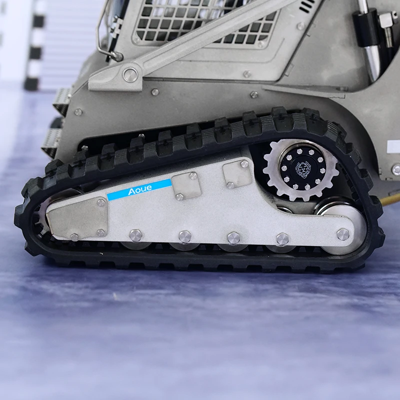 

LESU RC Rubber Tracks for 1/14 Remote Control Hydraulic Skid Steer Loader B0008 Spare Parts Toy TH18253-SMT5