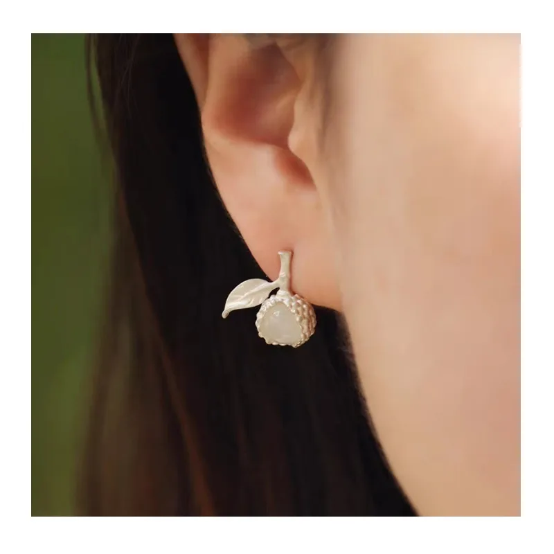 

New Fruit Lychee Small Stud Earrings Inlaid with Transparent Stone Women's Earrings, Exquisite and Cute Earrings.
