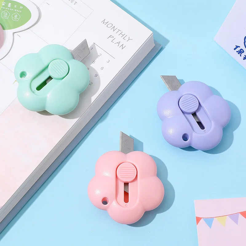 Flowers Cloud Bear Paw Shape Simple Portable Utility Knife Cloud Mini Student Envelope Cutter Office Express Box Cutter