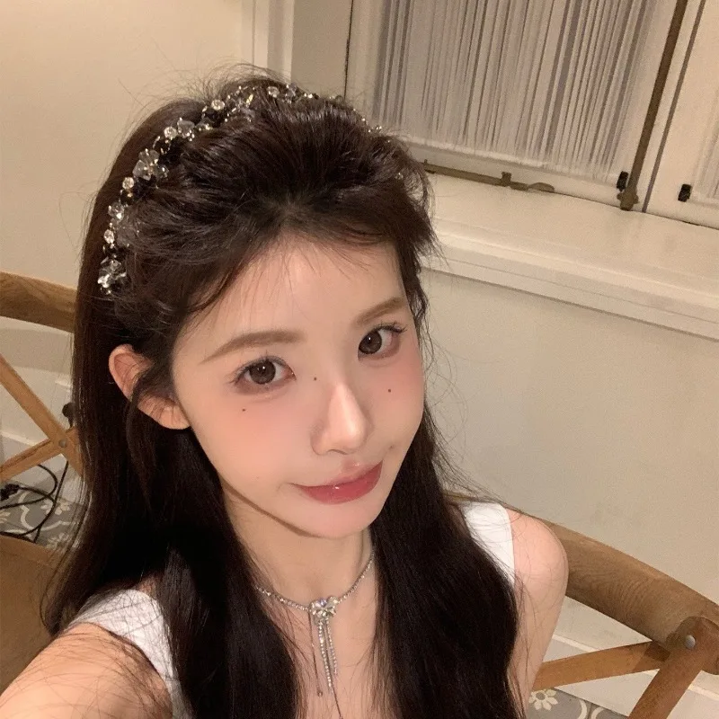 

Crystal Wave Headband Luxurious Heavy Rhinestone Non Slip Grip Teeth High Crown Bump Hair Band for Women Premium Lightweight