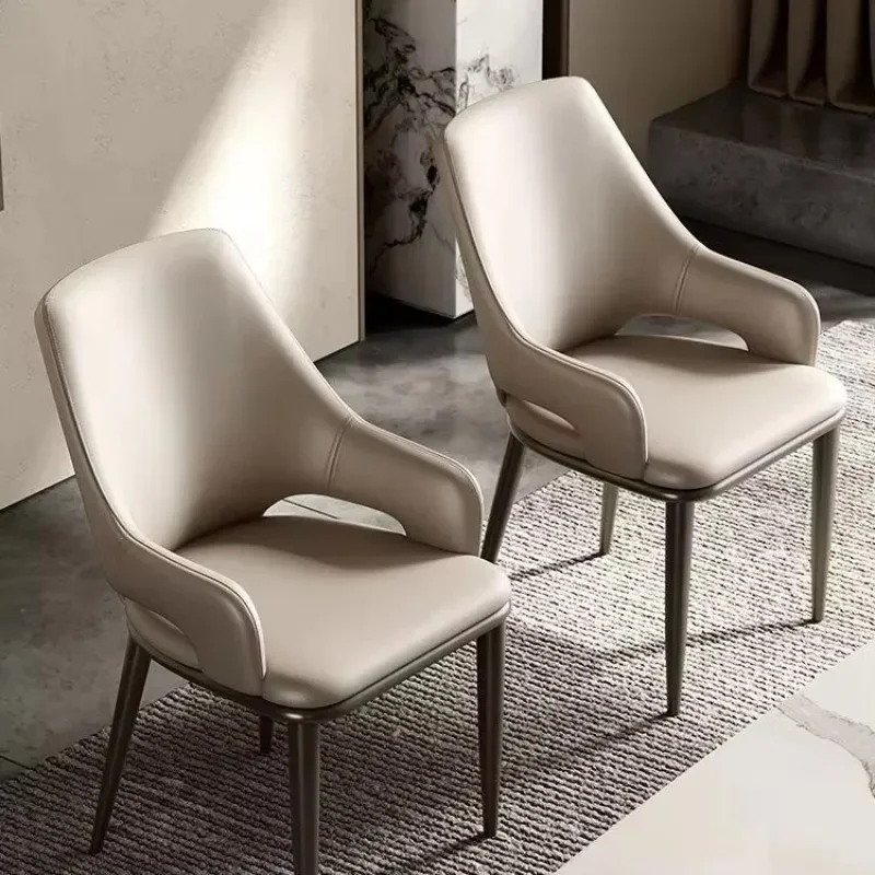 Sillas de comedor de cuero nórdico italiano para exteriores, sillas de lujo modernas para mesa y silla de habitación, diseño de restaurante de hotel de respaldo alto