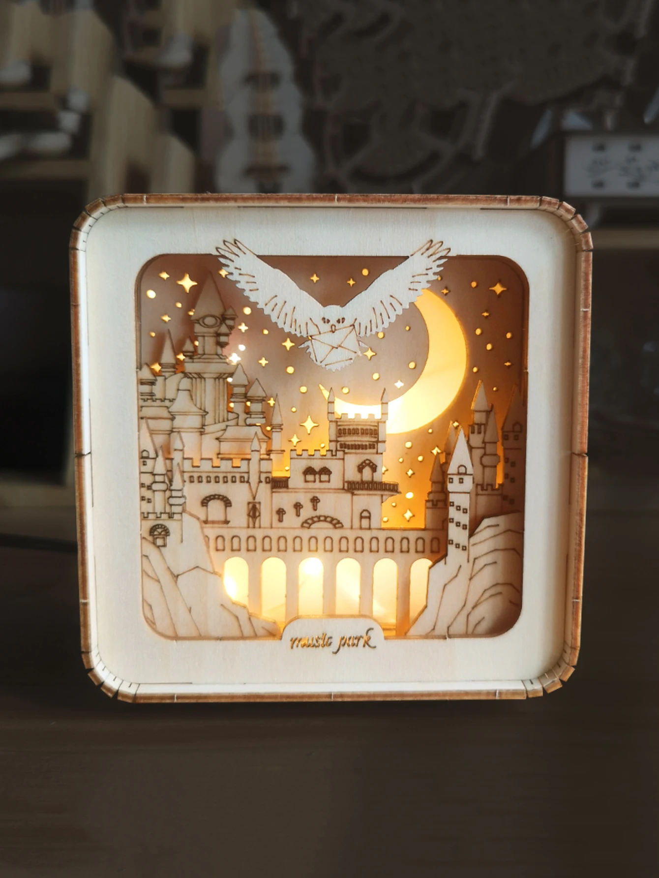 3D 나무 퍼즐 성 모델 키트 야간 조명 책상 장식 여성을위한 생일 크리스마스 선물