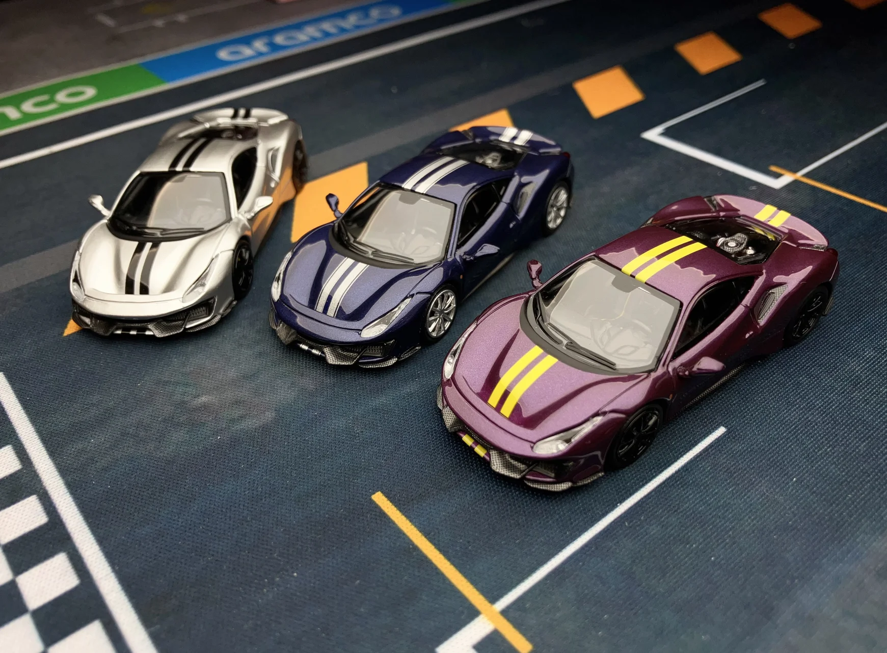 TOC 1:64 488 Pista Coupe Model Sportowy Odlewany z Metalu Samochód