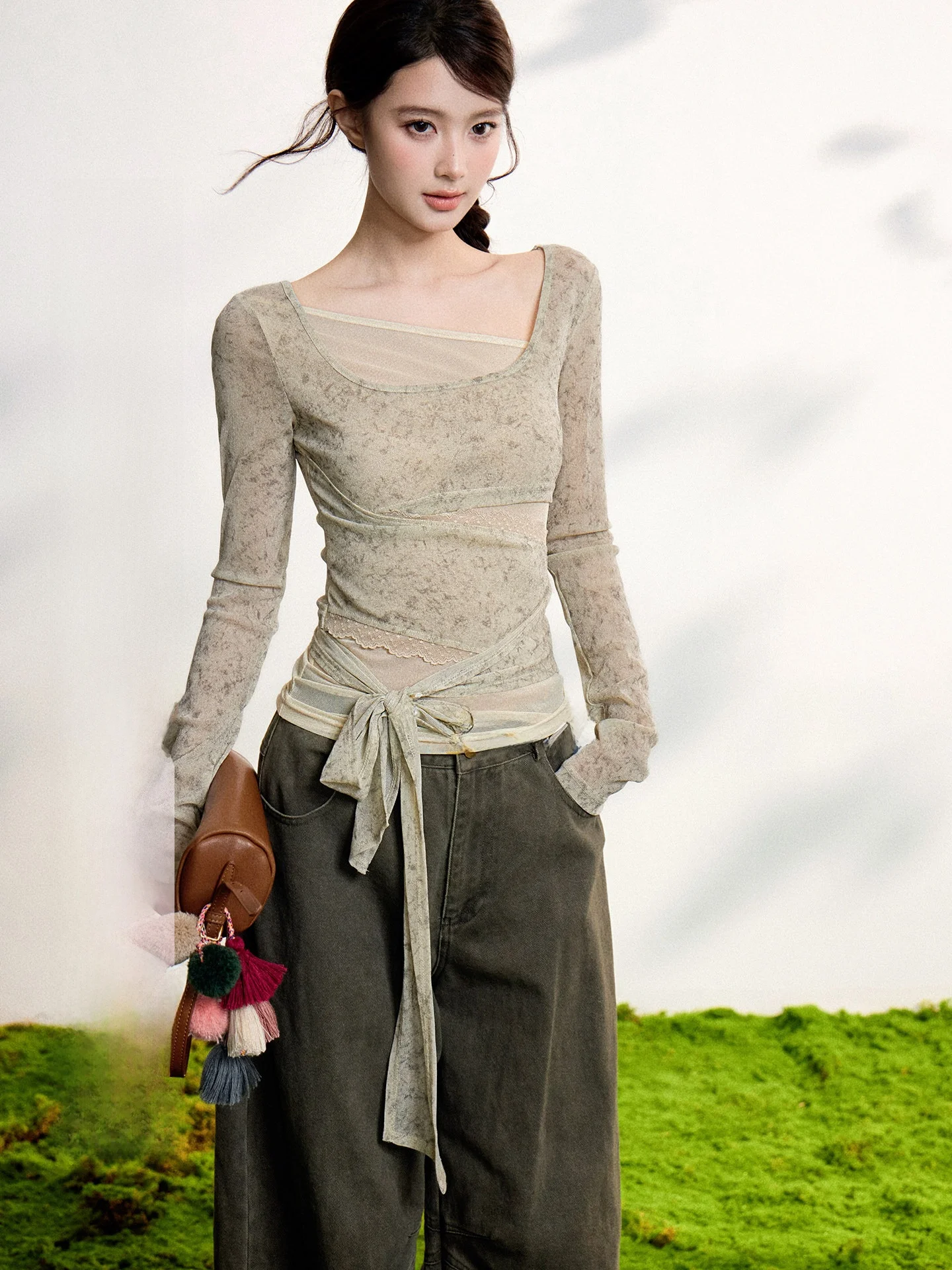 

Waist-Cinching T-Shirt Women's Fashion Spring Season Versatile Slimming Top Knot-Dye Design Irregular Strap Detail