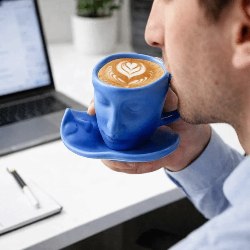 

Decorative Face Shape Artistic Ceramic Mug With Tray Romantic Kissing Face Cups European Style Tea Cup Home Use