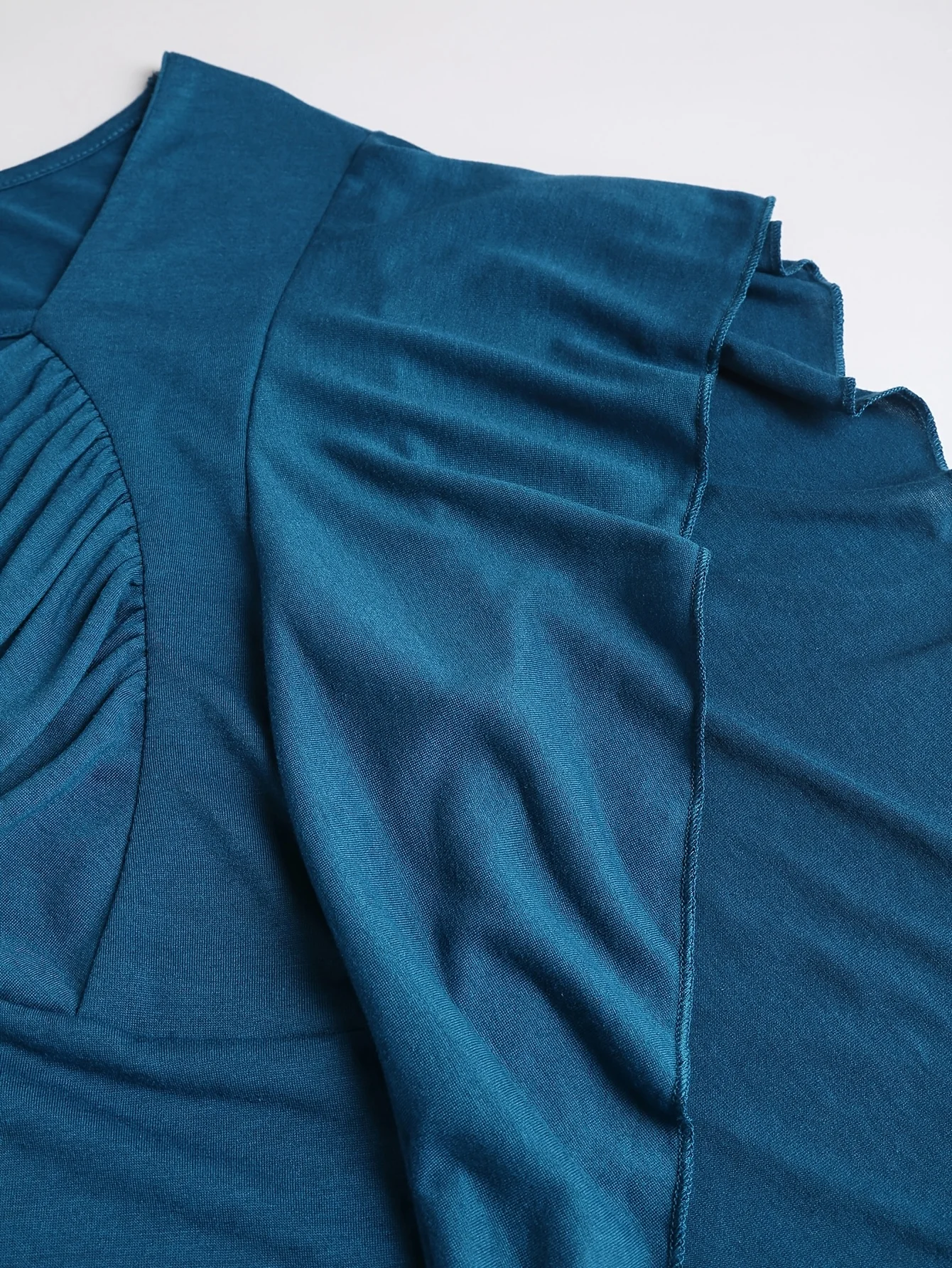2025, beliebter Stil, großes Damen-T-Shirt mit Schmetterlingsärmeln, Rüschen und Falten, einfarbig, schräge Knopfleiste – Detail 5