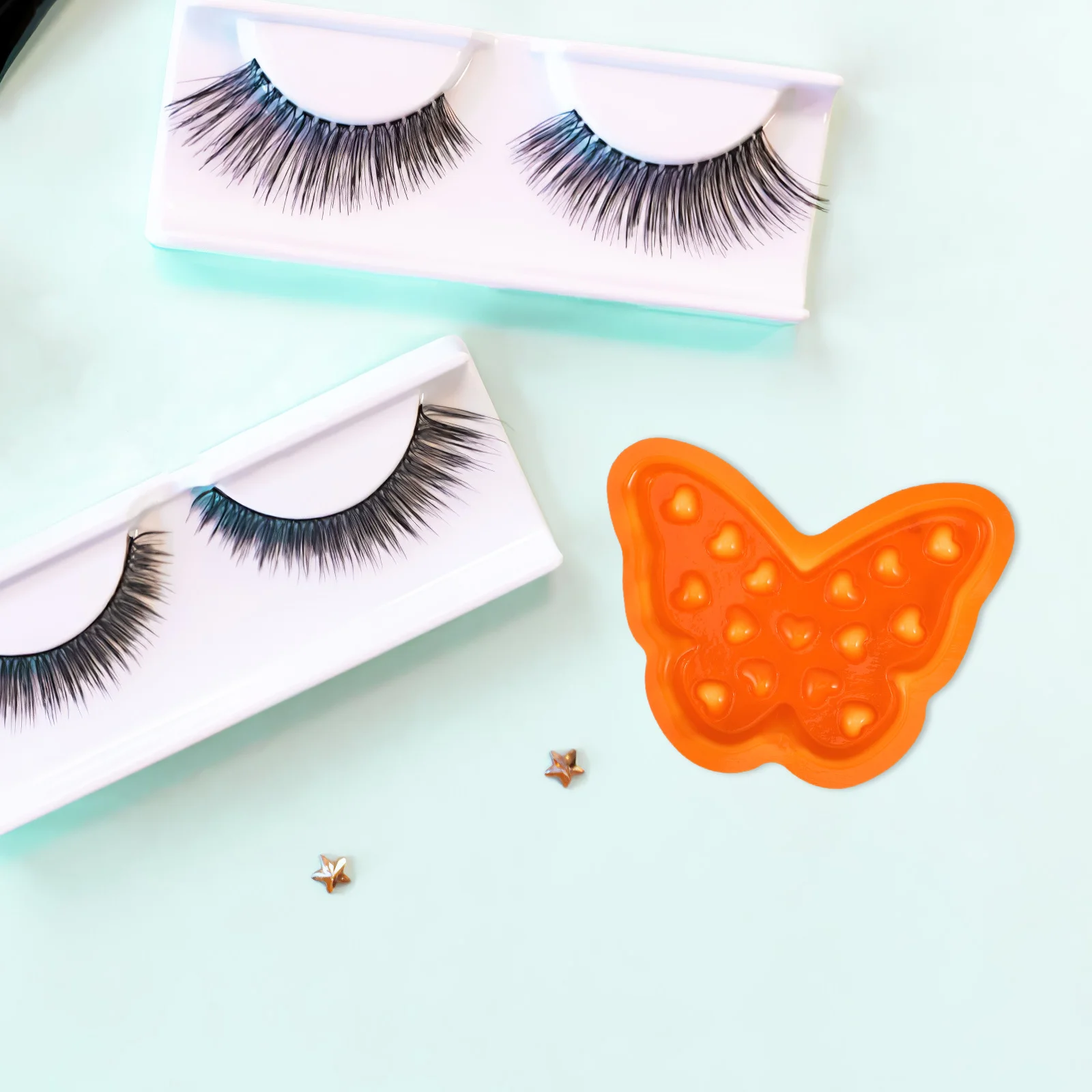 

100Pcs Eyelash Glue Holder Tray Butterfly-Shaped Reusable Lash Extension Adhesive Pallet False Eyelashes Adhesive Holder