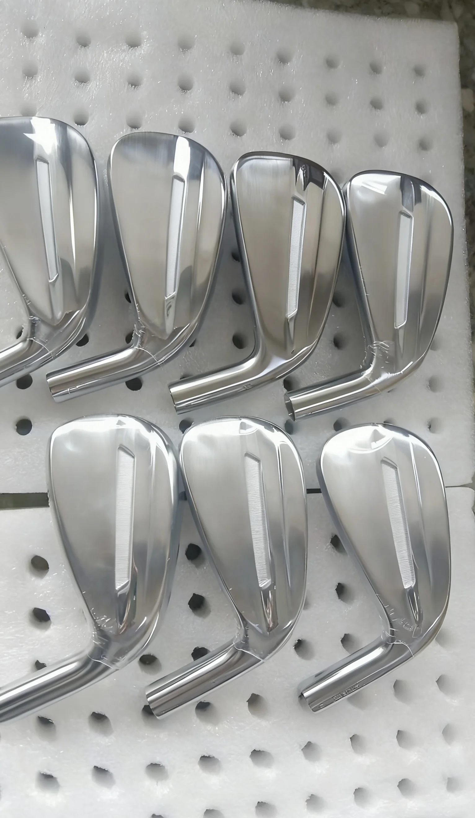 

Custom Logo Mallet Style Golf Irons with Right Handed Rubber Shaft Grip and Golf Club Accessories Personalized Custom Iron Head