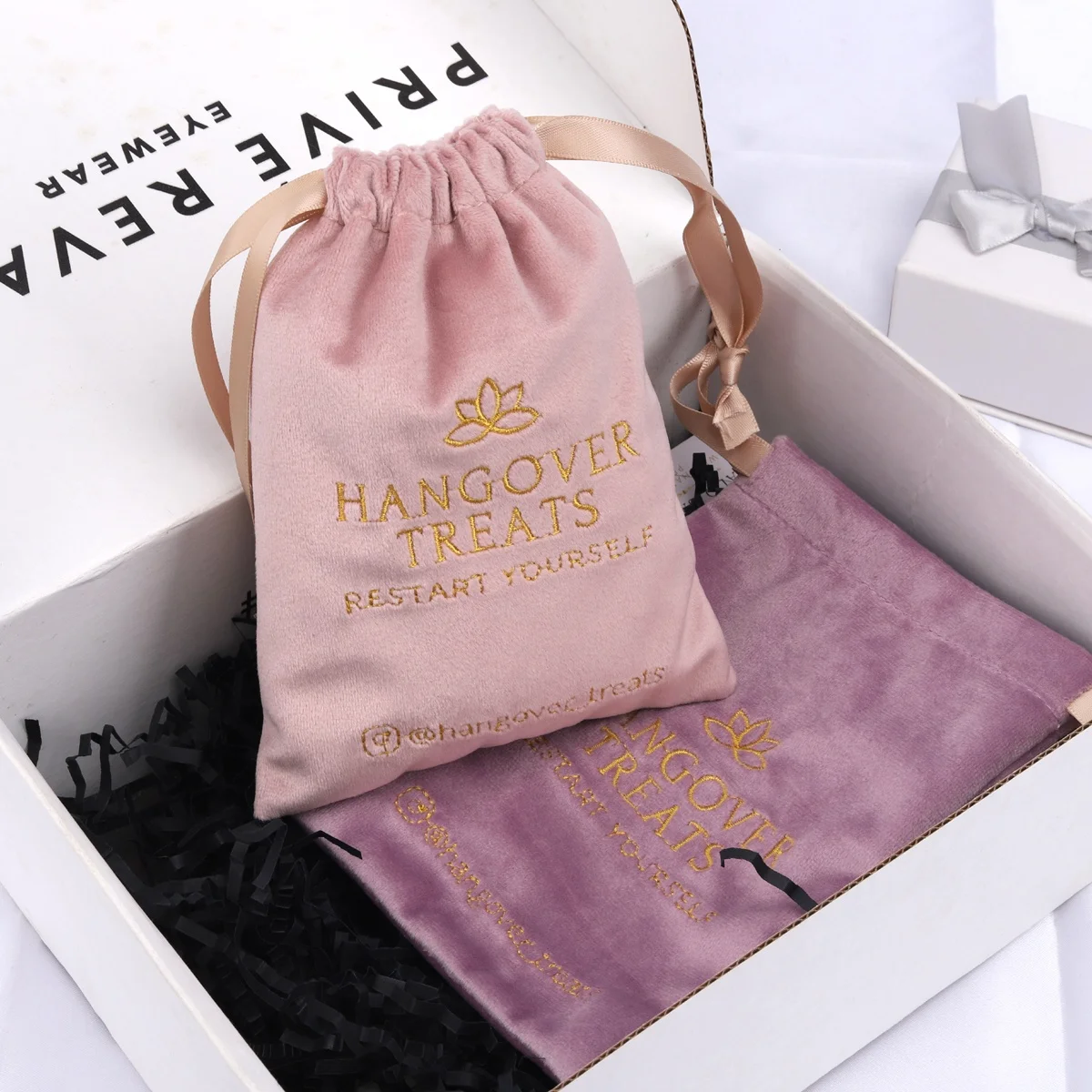 100Pcs Gepersonaliseerde Super Zacht Roze Fluwelen Buidel Voor Sieraden Op Maat Logo Trekkoord Fluwelen Stof Cadeau Cosmetische Verpakking Tas