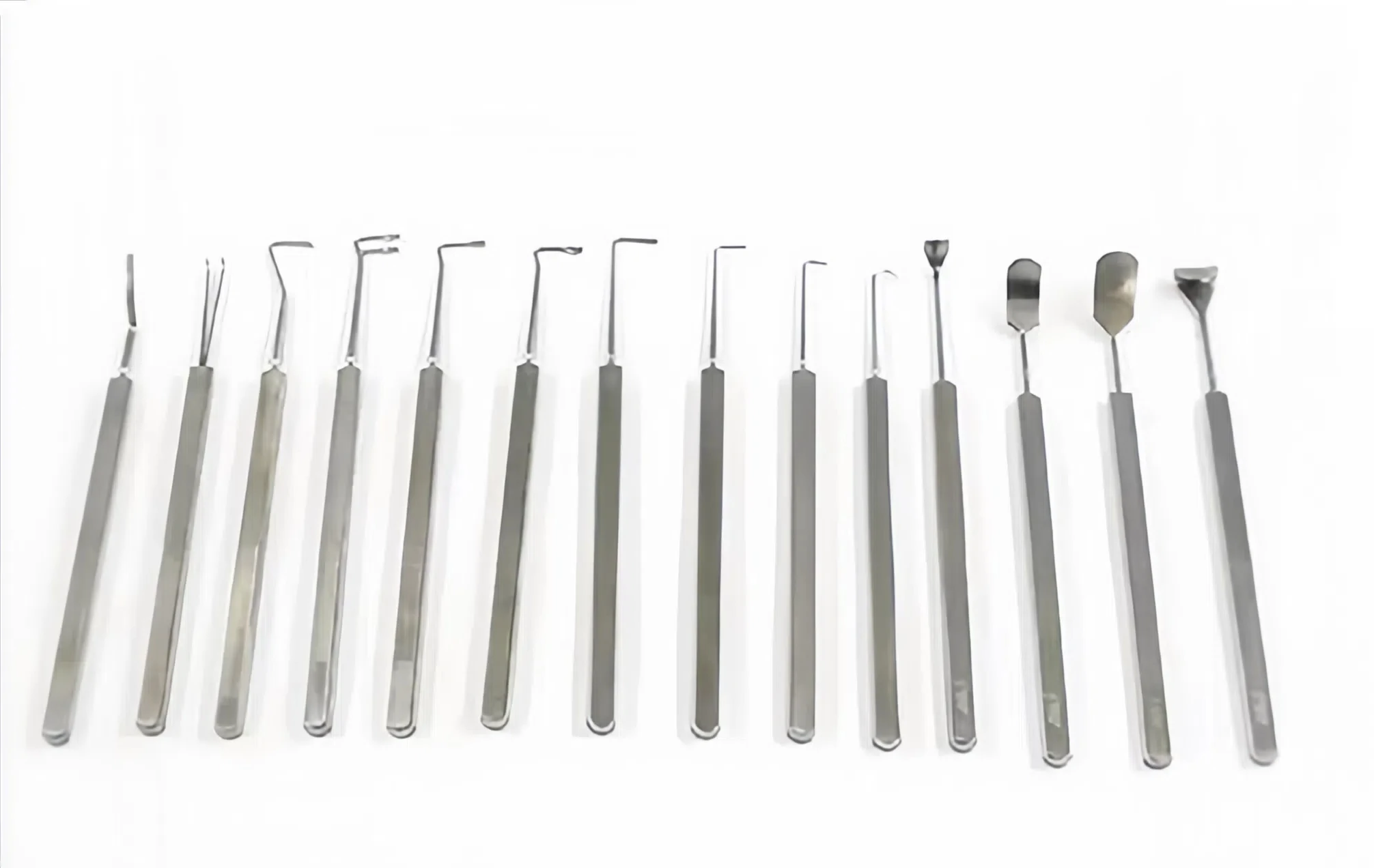 Рисунок 5 - 24 набора хирургических инструментов